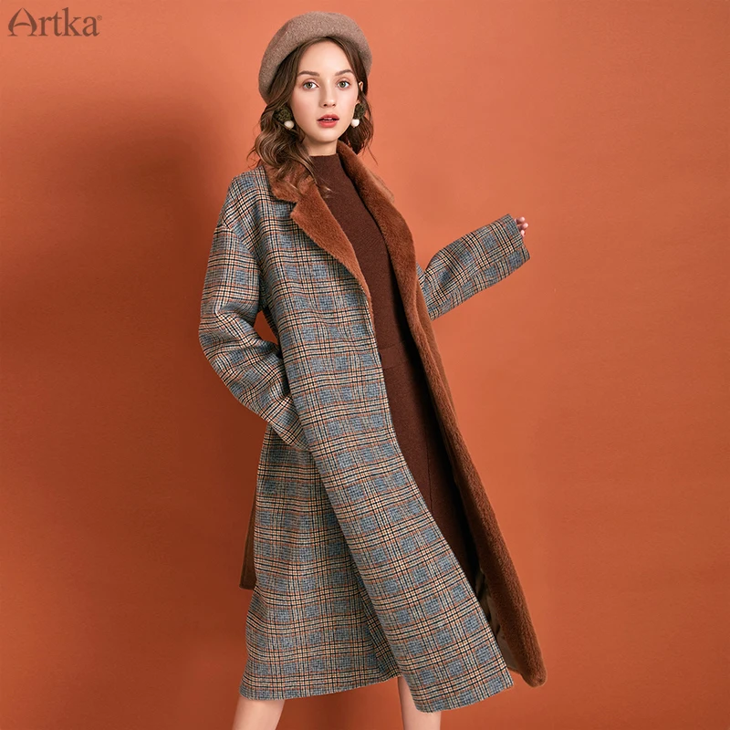 ARTKA 2019 Winter New Women Woolen Coat Vintage Plaid Woolen Fake Marten Hair Thicken Coat Warm Long Outwear With Belt FA10098D