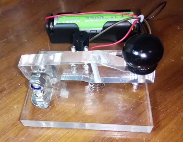 Ejercitador de código Morse CW con botón de encendido, caja de batería y zumbador, sonido y Flash