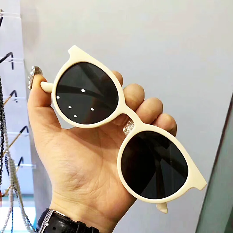 New Vintage Black Small Frame Cat Eye Sunglasses Woman Fashion Brand Designer Mirror Cateye Sun Glasses For Female Shades UV400