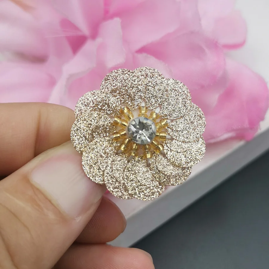 5pcs/lot Sequin Flowers 30mm Handmade Sewing on Golden Patches DIY Wedding Crafts Shoes Bags Garment Accessory 3D DIY shiny cute