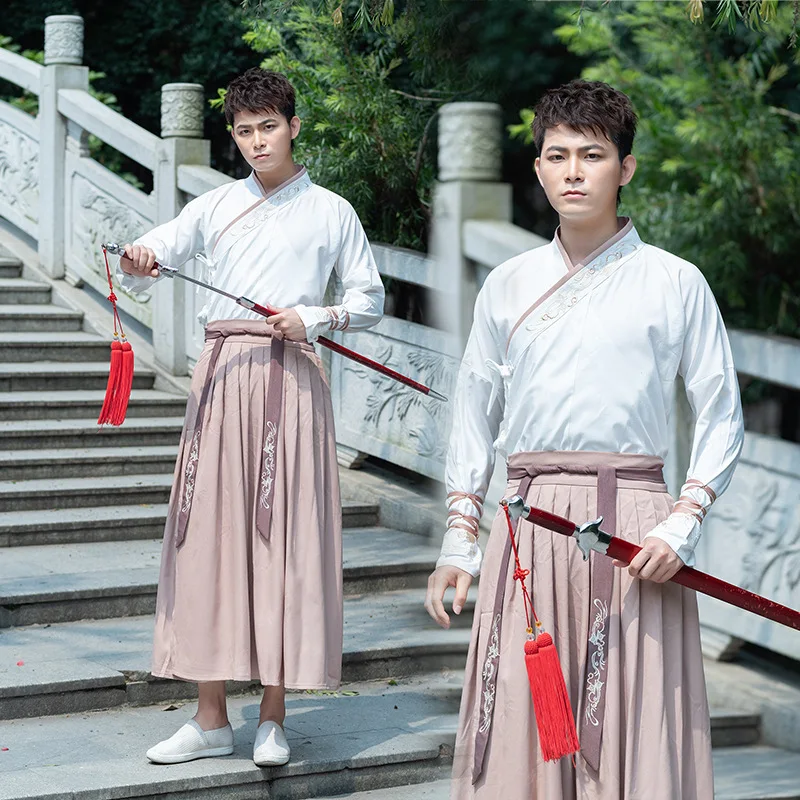 Vêtements traditionnels et anciens pour Couple CP Hanfu, broderie élégante, Style chinois, robe Hanfu de la dynastie Han, équestre d'halloween