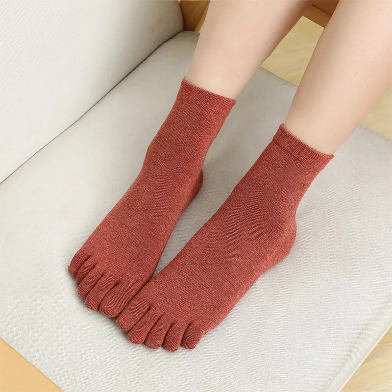 5 Pairs Women's Casual Harajuku Toe Socks Soft Cotton 5 Fingers Four Seasons Sweat-absorbing Solid Black White Socks with Toes