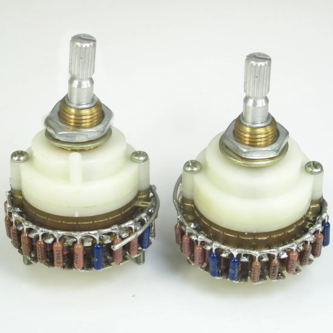 

1.0 Channel mono Volume potentiometer 10K/50K/100K/250K Dale 23 Step Attenuator for amplifier Better than alps