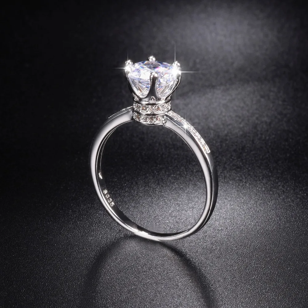 

Акция! Женское кольцо из серебра 100% пробы, с имитацией бриллианта 925 карата