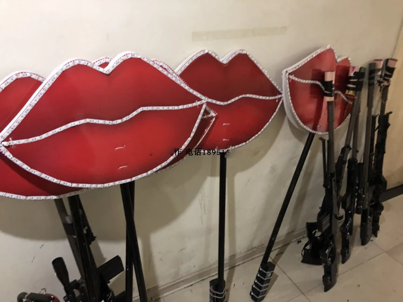 LED light lips lumious lip bar Valentine's Day props party red New Year event nightclub hand placard