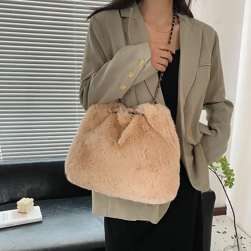 Fluffy Bags Chain Solid Furry Luxury Designer Handbag Soft Fur Shoulder Bags Korean Fashion Plush Tote Bags For Women 2021 New