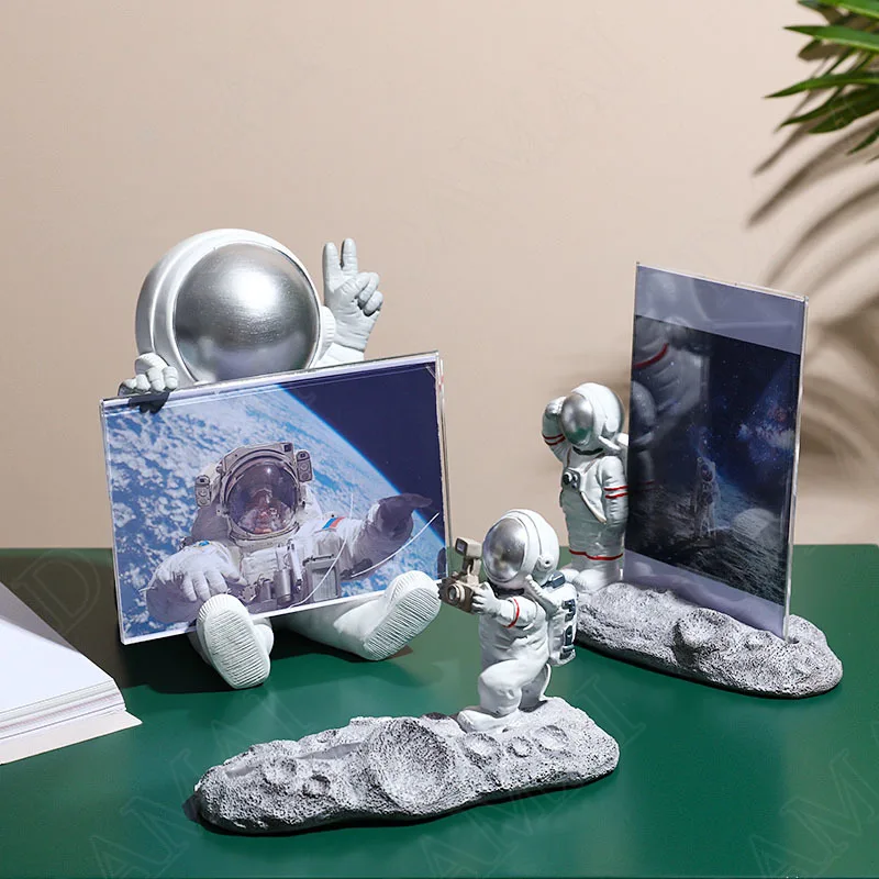 European Style Resin Astronaut Photo Frame Statuette Bedroom Frames Living Room Home Accessories Decoration Modern Ornaments