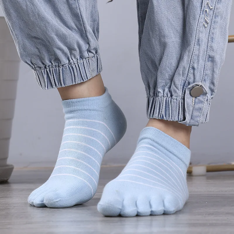 Chaussettes rayées à cinq doigts en pur coton pour femmes et filles, chaussettes invisibles avec orteils, mode Harajuku, solide, mignon, vente chaude, 1 paire