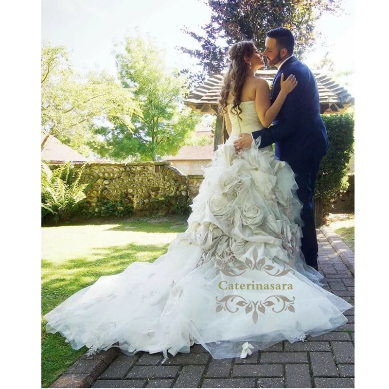 Vintage Ball Gown Princess Wedding Dresses 2025 Sweetheart Beaded Ruffled Long Bridal Gowns Long Train Tulle vestido de noiva