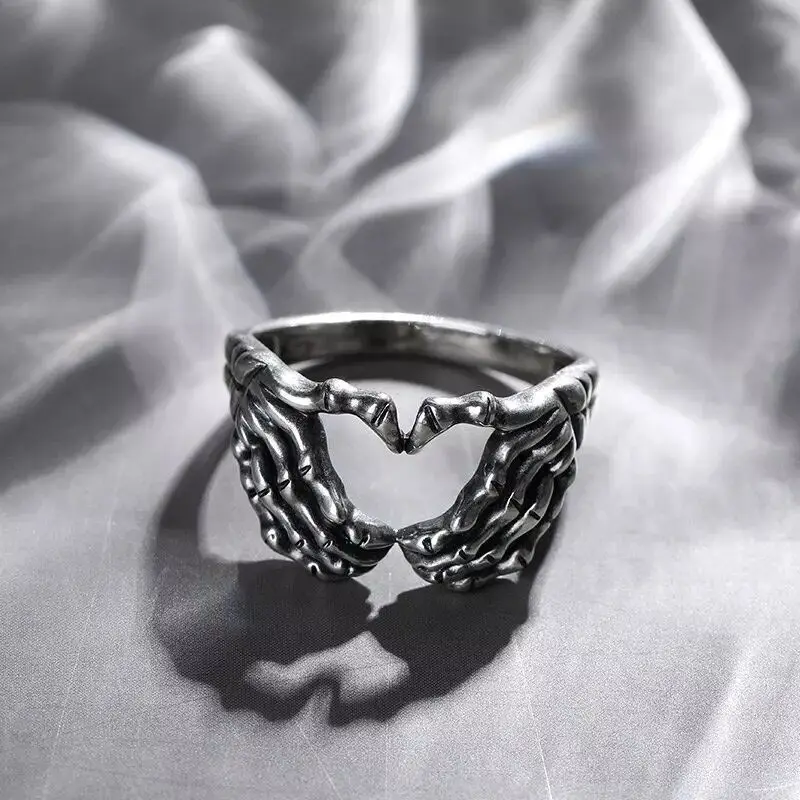 Retro Biker Hand Heart Shape Ring For Men Women Design Punk Gothic Antique Silver Plated Couple Ring Hip Hop Rock Party Jewelry