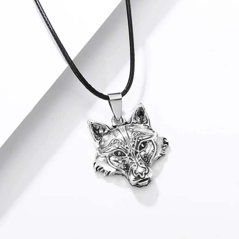 Viking Wolf Necklace Faux Leather Cord Vintage Cosplay Game Wolf Head Pendant Necklace For Women Men Jewelry 3*2.8Cm