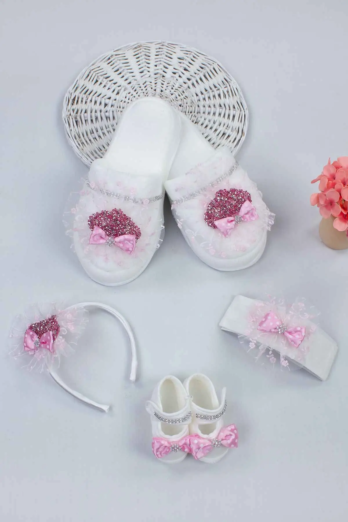 Fuchsia Mother Girl Baby Pregnant Gift Suits Mom 36-40 size slippers crown Babies Bandana Booties Shoes 4 Pieces set Clothing