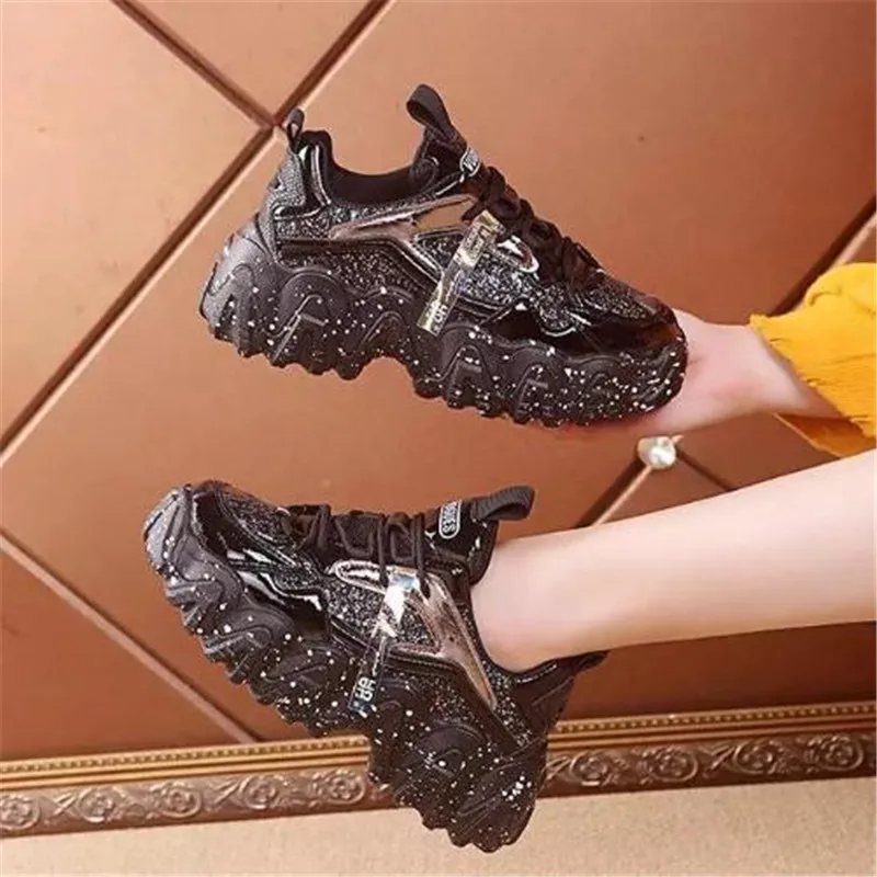 Moda kobiety buty tata Chunky Sneakers kobiety luksusowe wygodne błyszczące gruba podeszwa damskie platformy Wave Bottom trenerzy kobieta