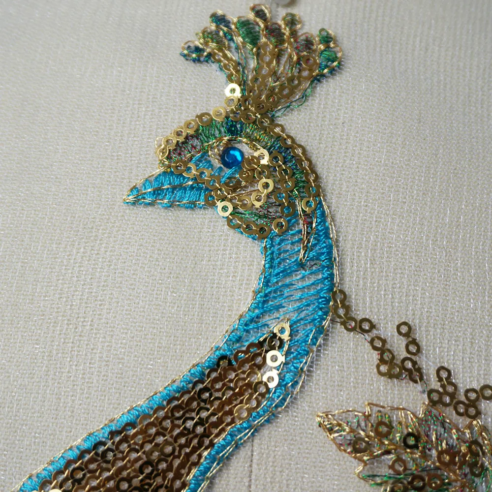 縫い付けられたレースのアップリケ,石の刺繍が施された青い縫製パッチ,結婚式のドレス,工芸品