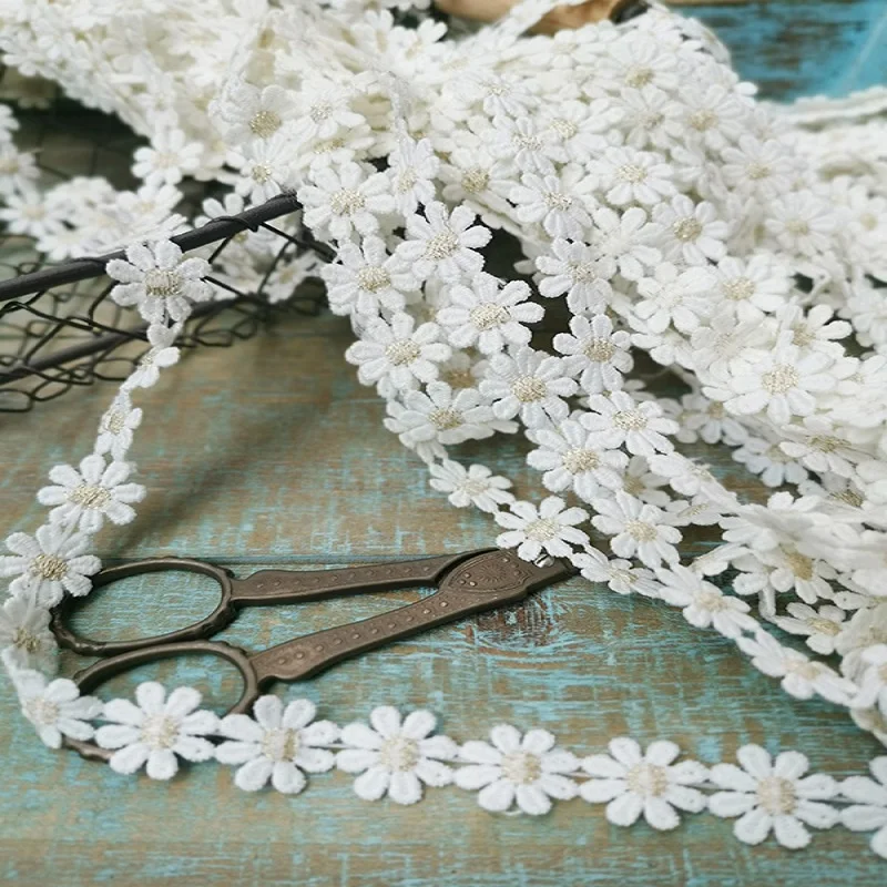 1.5CM Wide Pastoral Cotton White Golden Embroidered Little Daisy Lace Applique Ribbon Headwear Hair Band Sewing Trim Home Decor