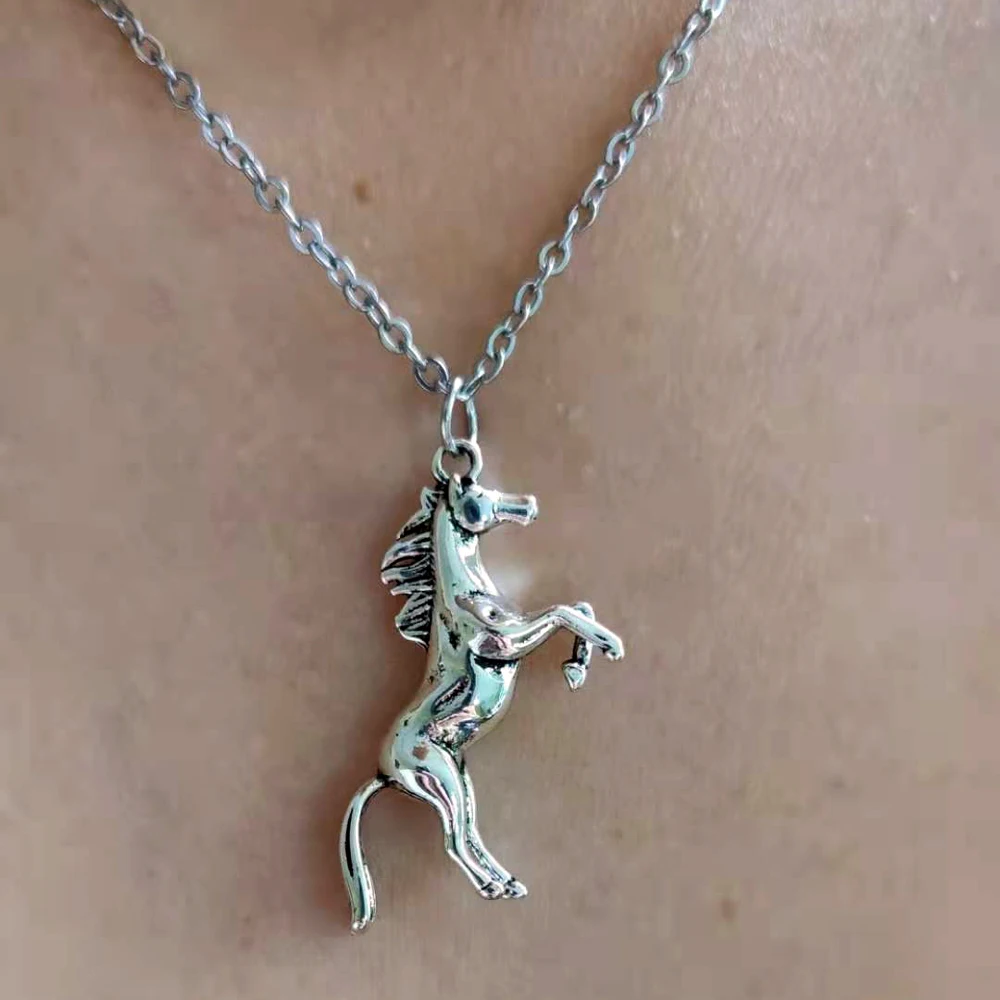 hzew new 3D horse pendant necklace for women man Accessories