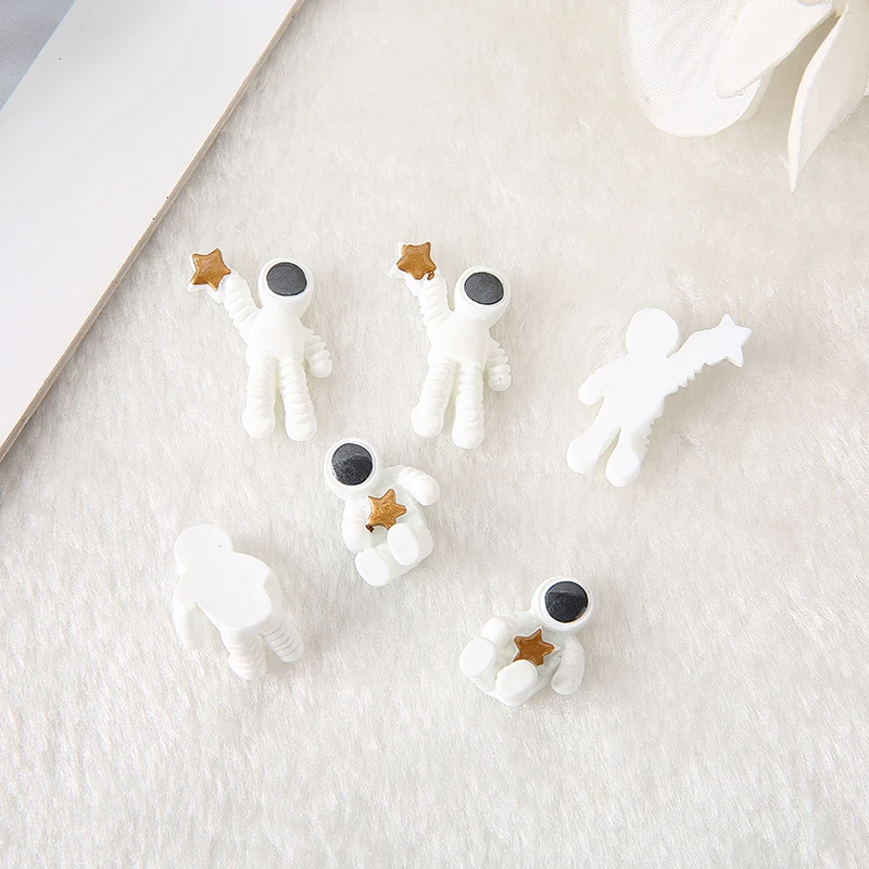 10Pcs/Lot Space Astronauts Charms  Resin Asymmetric Pentagram  Crafts Necklace Earring Keychain Pendant DIY Making Accessories