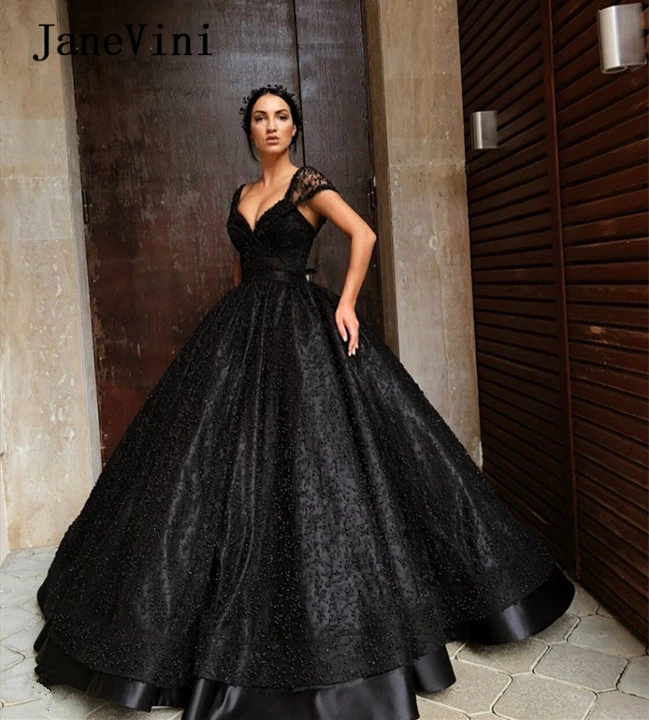 JaneVini Fashion czarne koronkowe długie suknie Quinceanera suknia balowa 2020 V Neck z pełnymi perłami Backless saudyjskoarabski słodki 16 suknie na bal maturalny