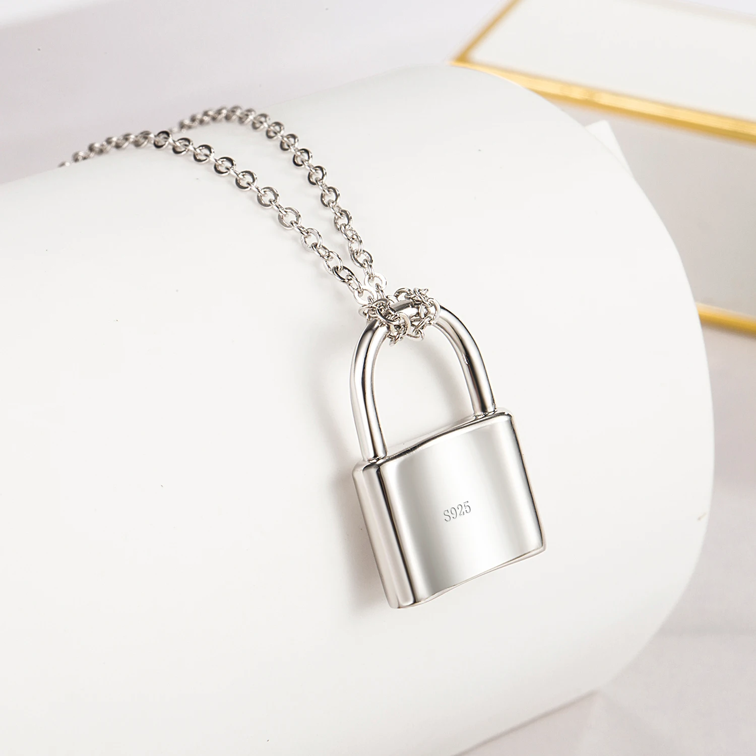 Simple Charm 925 Sterling Silver Lock Pendant Choker Necklace for Women And Girls Party Wedding Jewelry Gift New Design