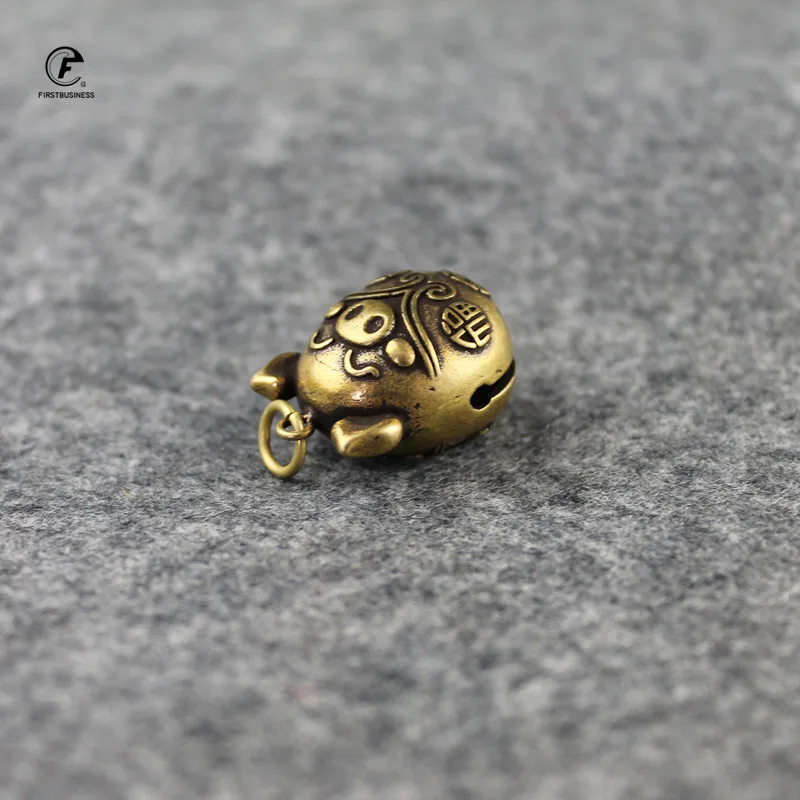 Copper Cute Little Pig Bell Small Ornaments Desk Feng Shui Decorations Retro Brass Keychain Pendants Home Decor for Living Room