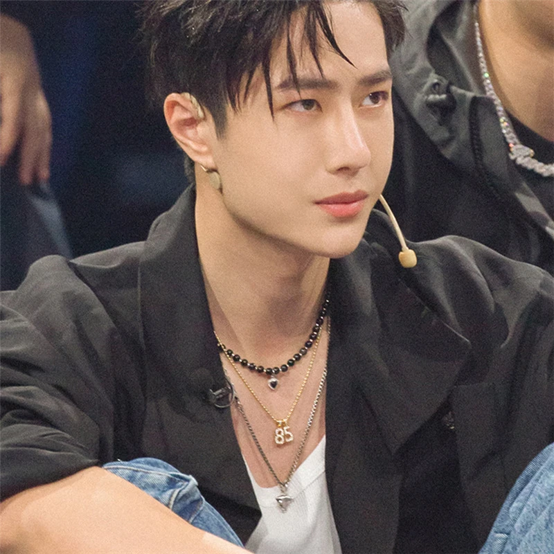 1pc Caw Wang Yibo Same Style Sweater Chain Harajuku Multi-layer Love Clavicle Chain Personality Long Necklace