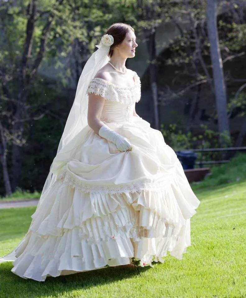 Puffy Taffeta Wedding dresses Victorian Civil War Steampunk gothic Vintage Appliqued Lace Wedding bridal Gowns Vestidos de