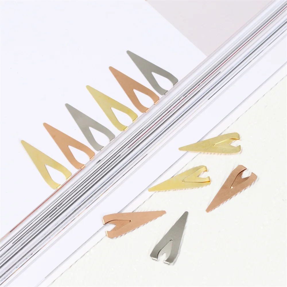 12Pcs Hollow Metal Positioning Bookmark Holder Pagination Book Clip Creativity Hollow Students Reading Marks Stationery Supplies