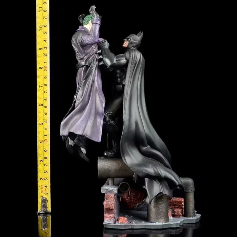 Arkham Origins Bruce Wayne VS Joker Statue Comic Action Figure Model Toys Anime Joker PVC Figurine Figure With Base 28CM