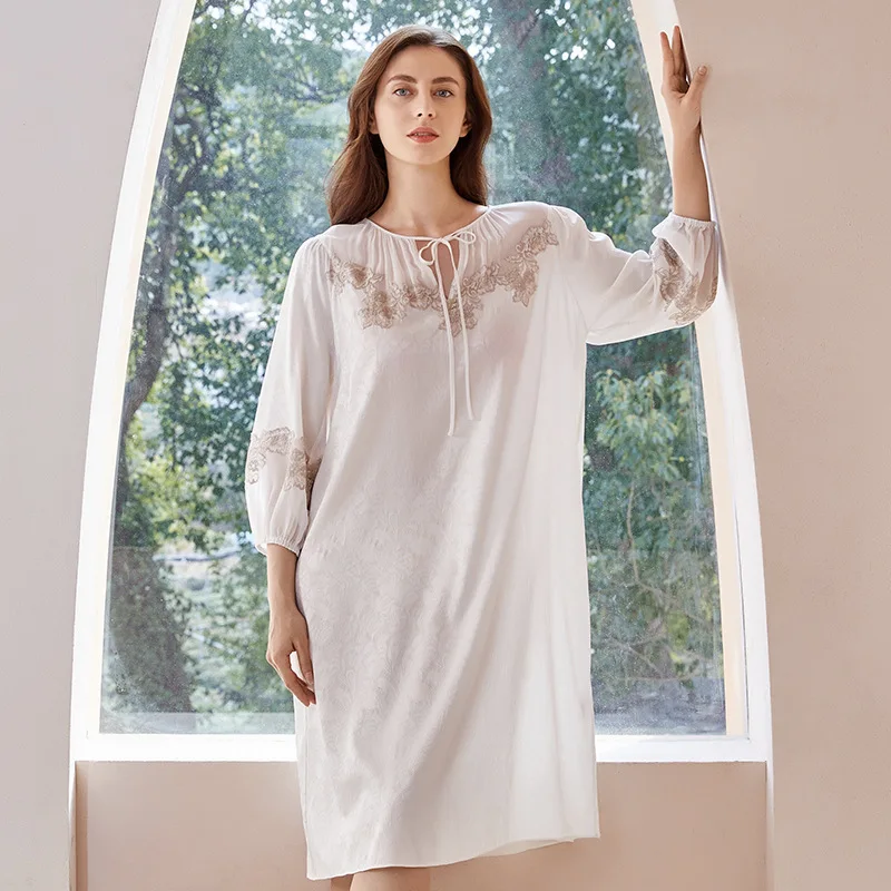 

Classic Bridal Sleepwear Women's Robe With Jewel Long-sleeves Custom made Applique Race Womens Dress Designer Lingerie