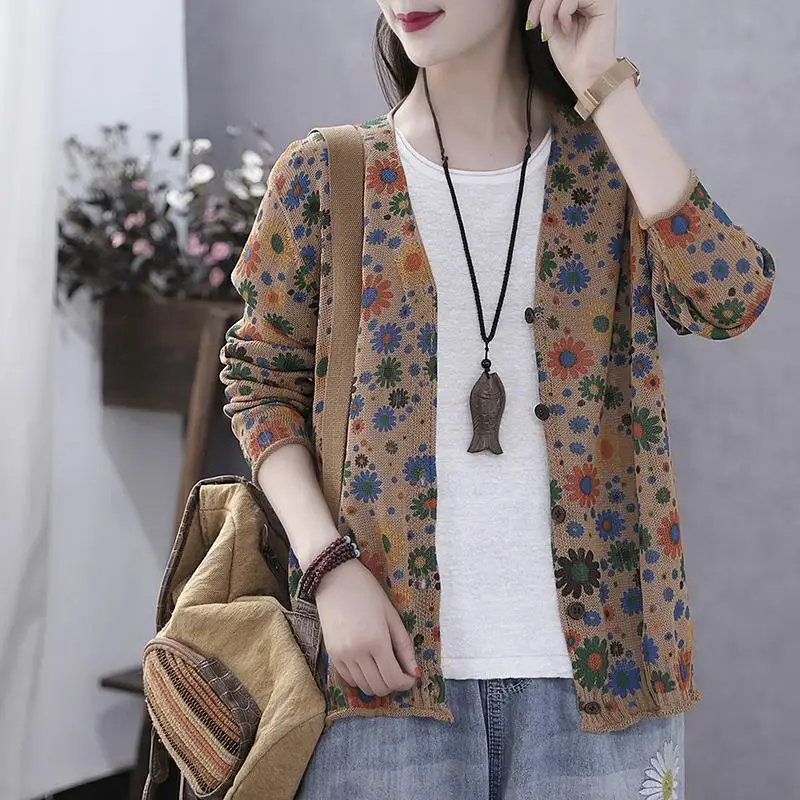 Printed knitted cardigan women\'s short shawl outer spring and autumn wear 2023 new retro floral sweater coat