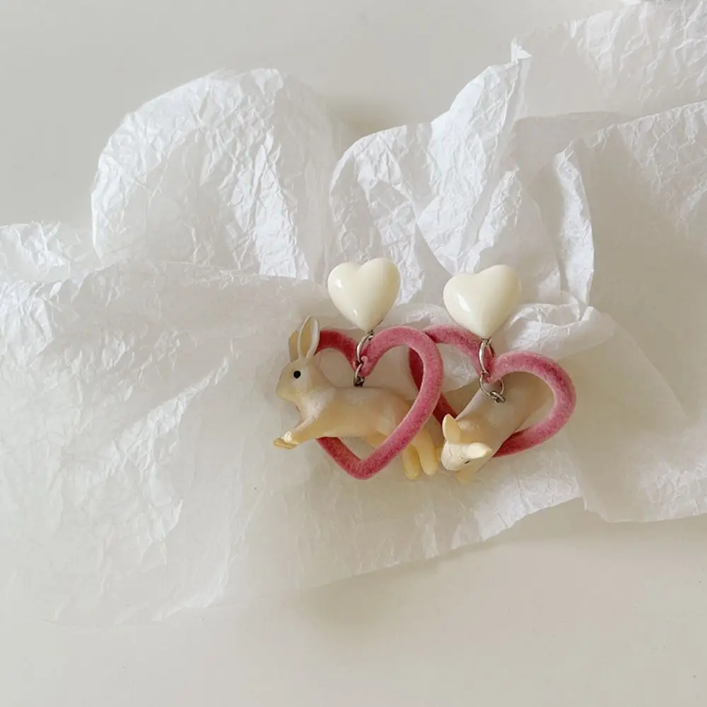 Harajuku Girls Gifts Three-dimensional White Heart Rabbit Korean Style Jewelry Animal Earrings Women Earrings Resin Jewelry