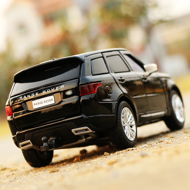 1:32 Range Rover Sports SUV Alloy Car Model Diecast & Toy Vehicles Metal Car Model Simulation Sound and Light Childrens Toy Gift