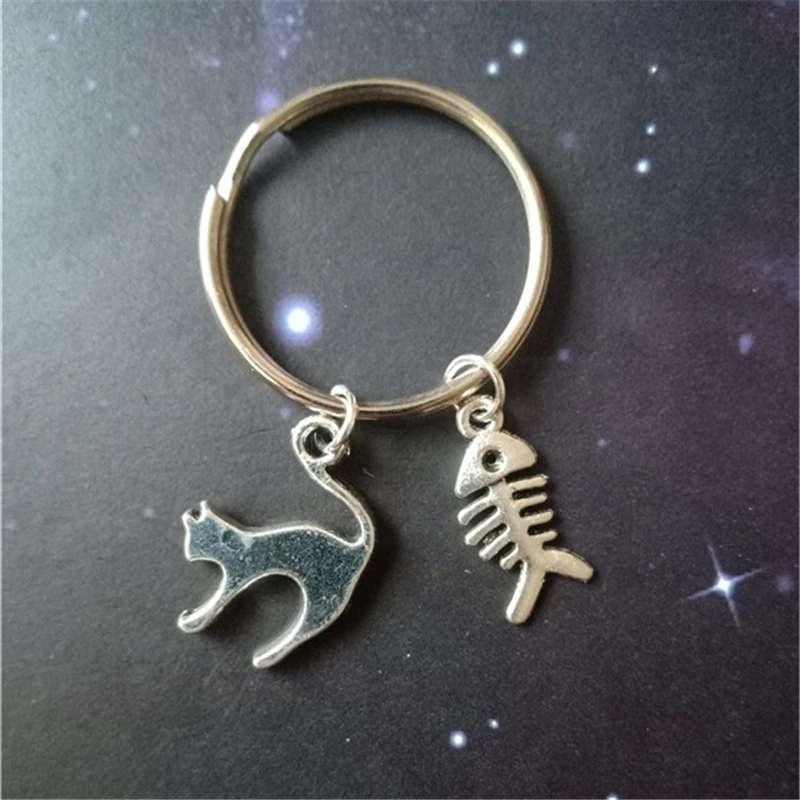 Cat Keychain with Fish Bones - Perfect for Any Cat Owner or Lover- Fishbone Key Chain- Cat Lover Key Chain Girlfriend Jewelry