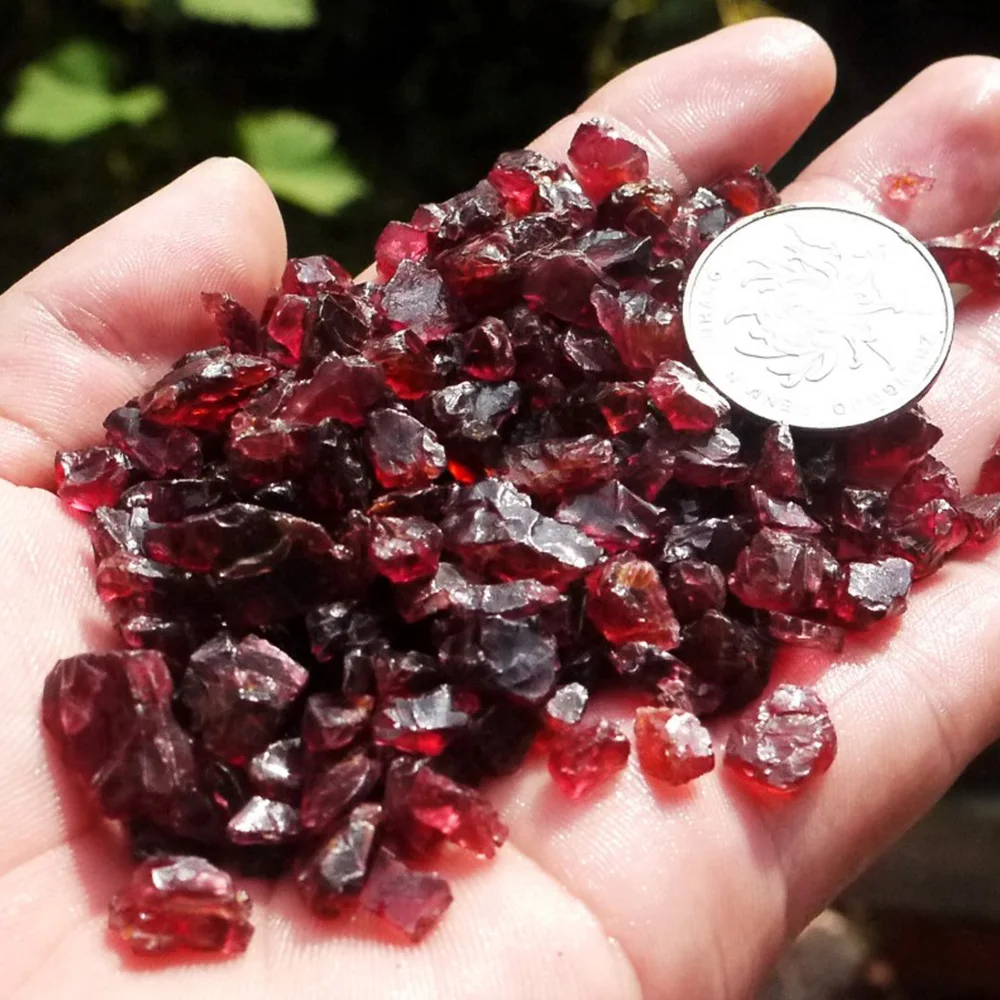 100g Natural Red Garnet Tumbled Quartz Crystal Gravel Healing Energy Rough Mineral Specimen Collectables Garden Home Decor