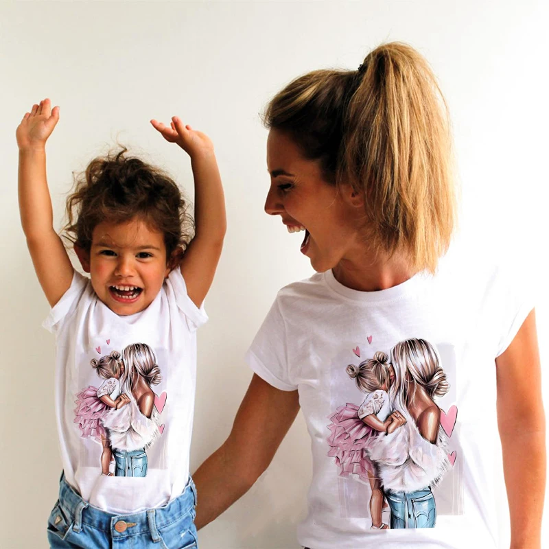 

Забавная летняя Одинаковая одежда для всей семьи, кавайная белая футболка, Одинаковая одежда для мамы и дочки, футболка в семейном стиле, одежда для маленьких девочек