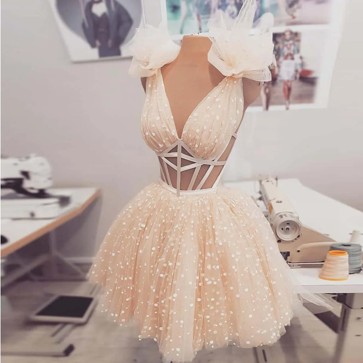 

Beige Fashion Cute Sexy Woman Dresses Tulle Spotted Flowers Backless Ribbon Trim Mini Skirts Custom Made