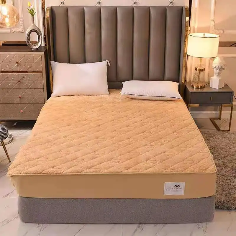 High Quality Soft Lambswool Quilted Mattress Cover Solid Color Quick Warm Plush Bed Pad Protector Cover Customized Bed Cover