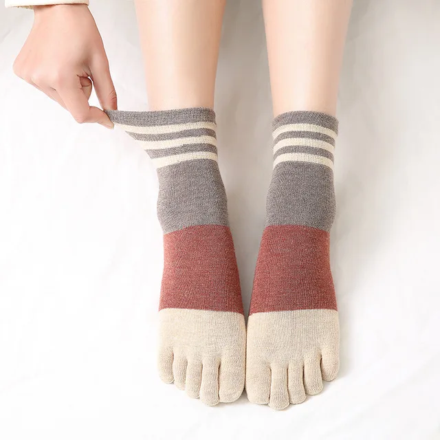 New Cotton Woman Five Finger Socks Female Toe Socks Harajuku Toe Separator Sox Streetwear Autumn Winter 5 Toe Socks