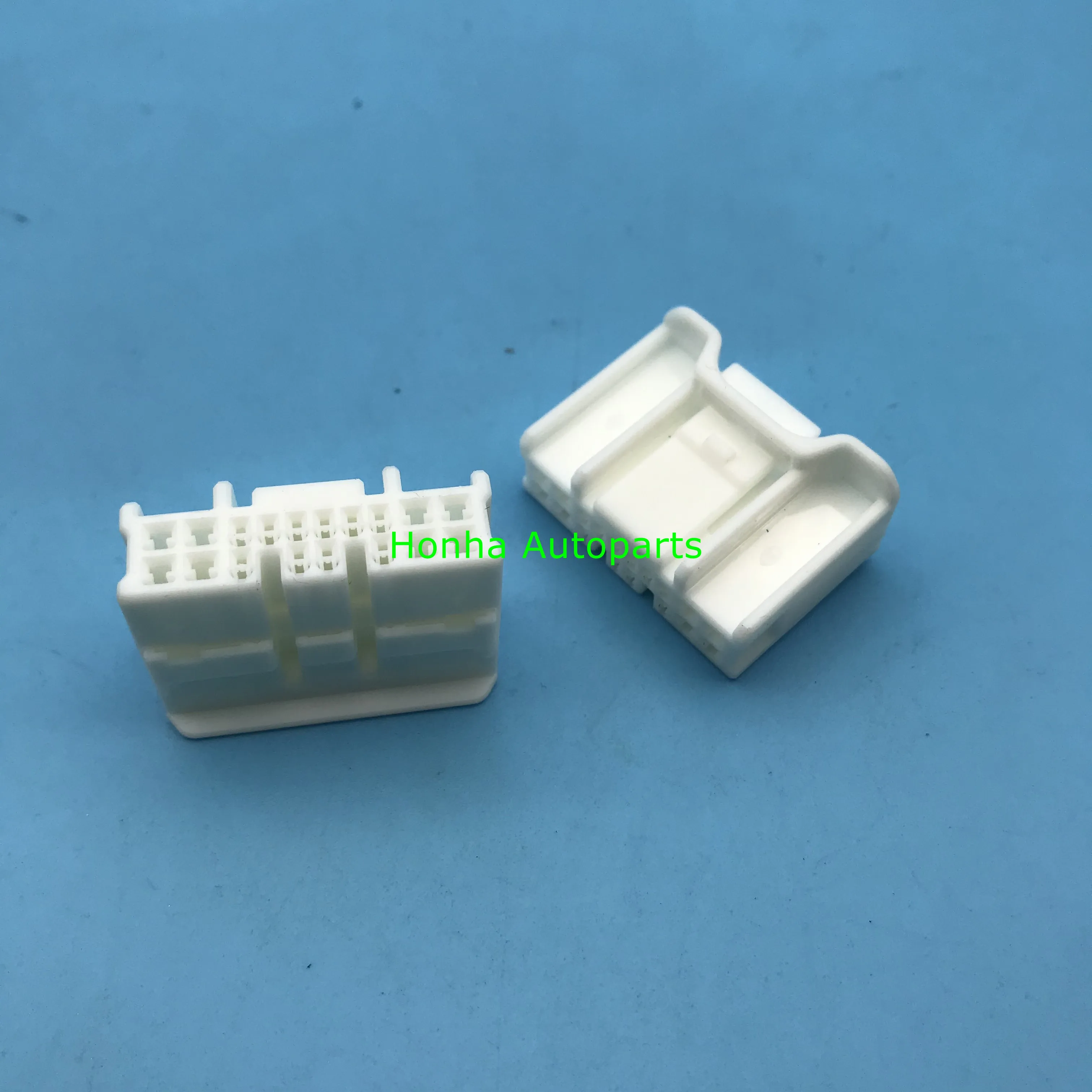 Free shipping 2/5/10/20/50 pcs auto 18pin unsealed housing plug wire electric cable wire harness connector 6098-5604