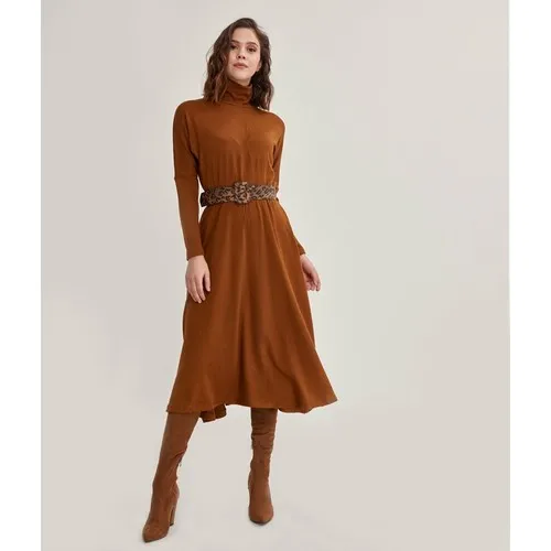 Candlestick Women Coffee Arched Dress