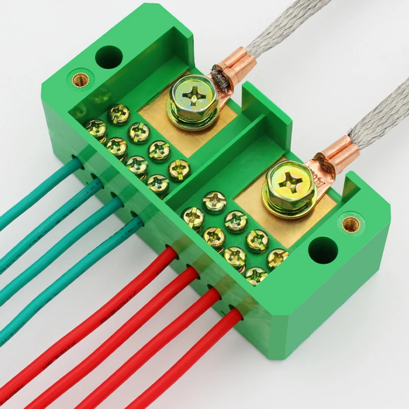Grüner Klemmenblock-Verteilerkasten, 1 Stück, 2 Eingänge, 8 Ausgänge mit Messing-Neutralleiste – elektrischer Stromschrank für Verkabelung