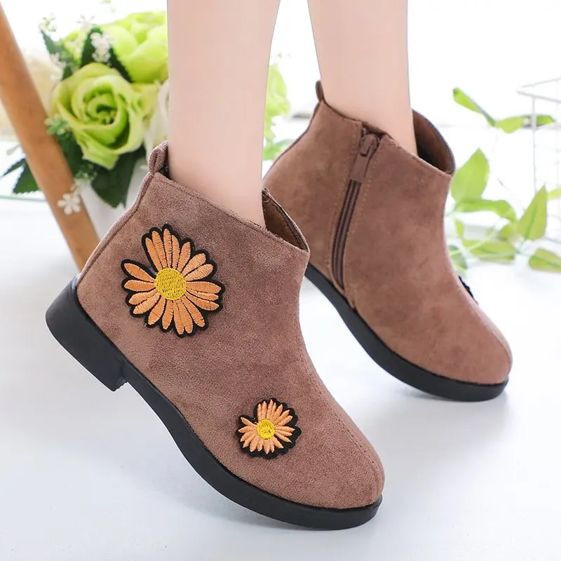 

Girls Autumn Winter Boots Chilren Snow Boots Fashion with Daisy Flowers Kids Floral Boots Rubber Sole Anti-slippery Flock Fabric