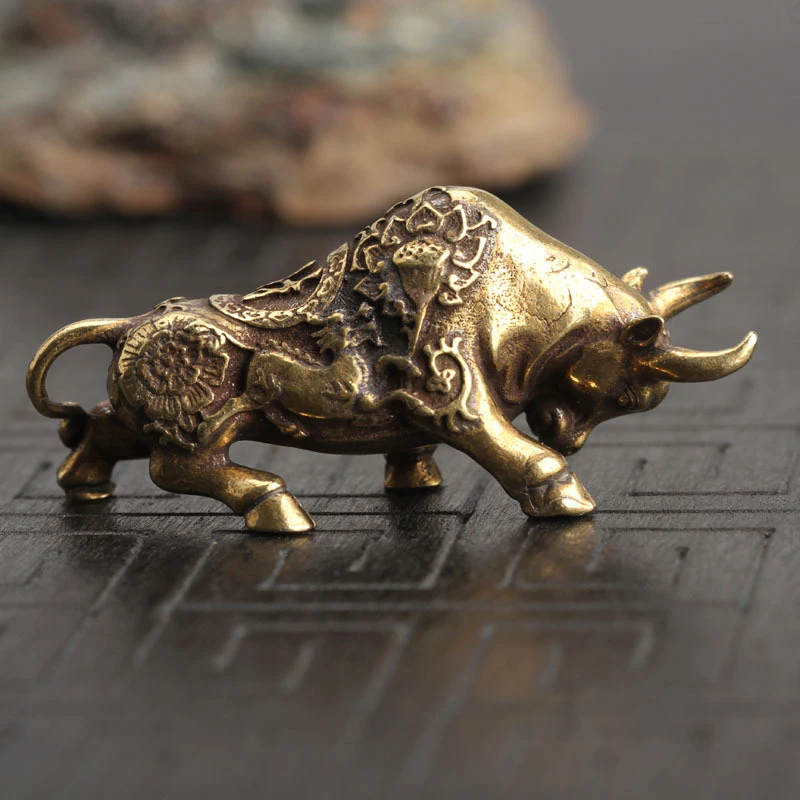 アクセサリー雄牛飾り彫刻銅ミニチュアフィギュアデスクデコレーション雄牛飾り純銅製手作りライン