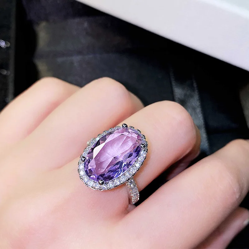Huitan Wunderschöne große ovale lila Zirkonia-Ringe für Frauen, Hochzeitszeremonie, Party, Brautaccessoires, Statement-Schmuck