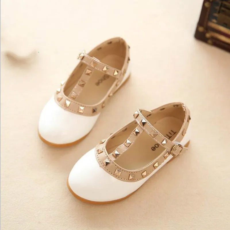 2019 New Girls Sandals Kids Leather Shoes Children Rivets Leisure Sneakers Hot Girls Princess Dance Shoes