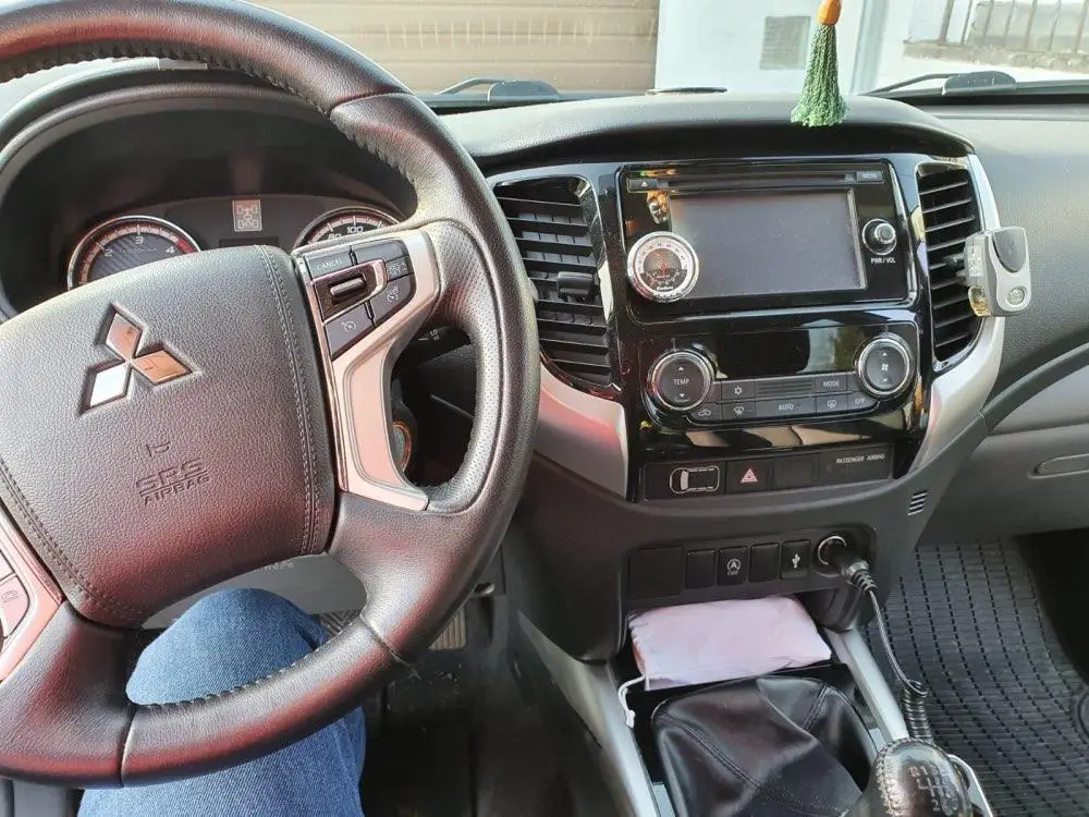 

Для Mitsubishi L200 пикап 2007-2017 128G экран Тесла Carplay Android 10 плеер GPS Авто аудио стерео радио рекордер головное устройство