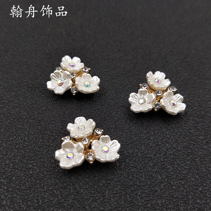 

50pc 17mm Gold color Alloy Material Crystal Resin Flower Charm Flower charm For DIY Hair Wedding Handmade Jewelry Making