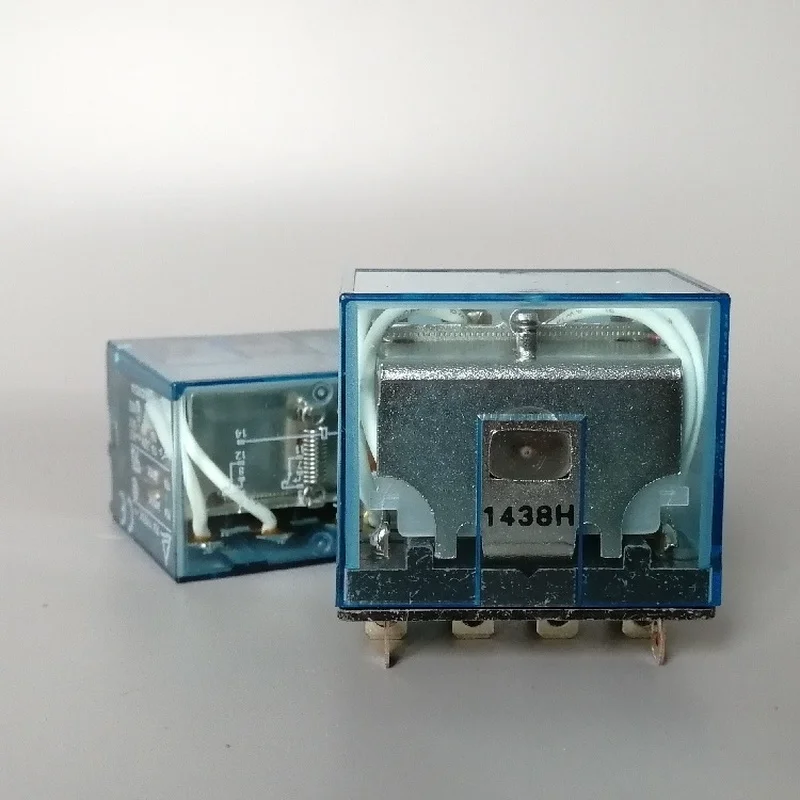 Relè 1pce relè intermedio LY4J 220V