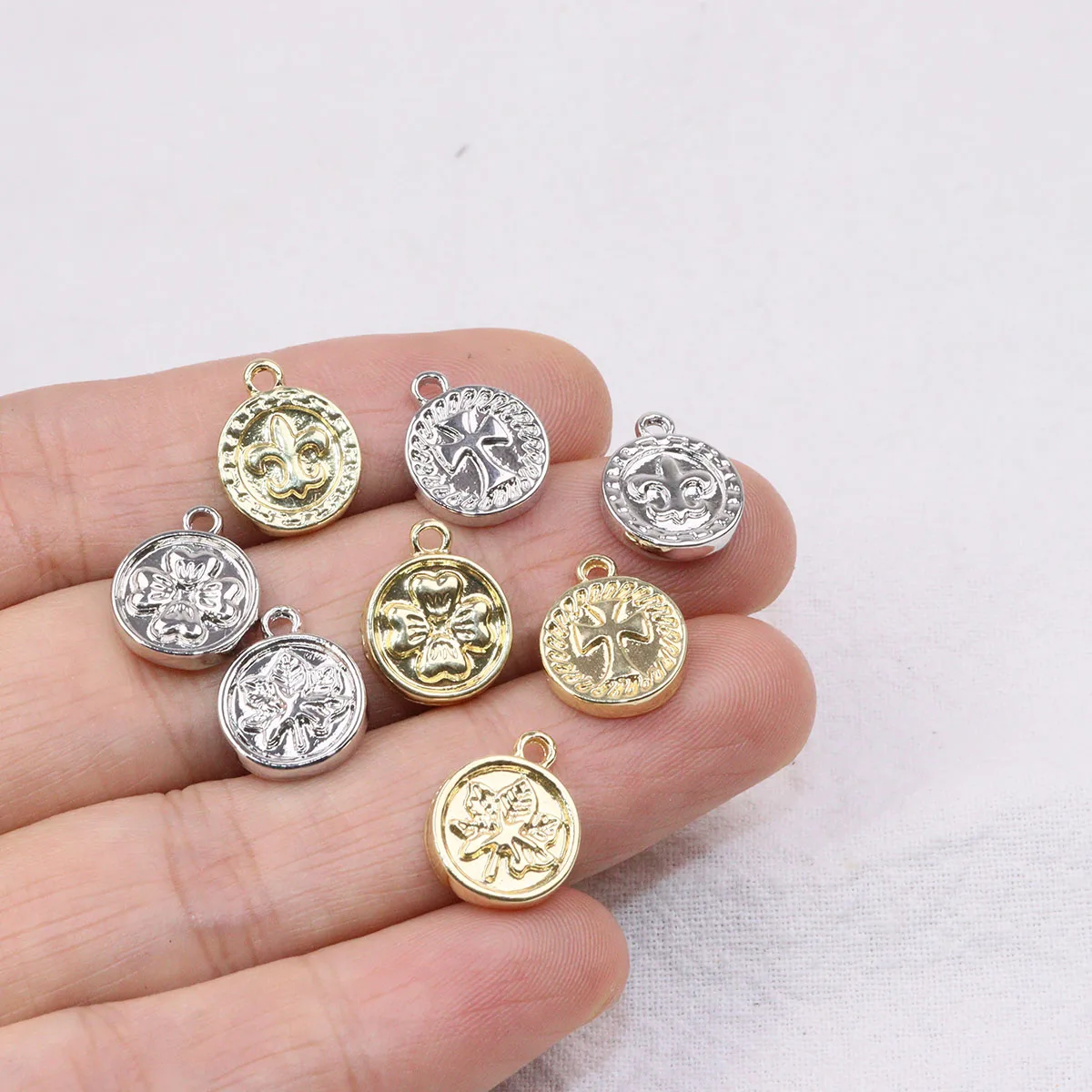 Eruifa 20pcs 10mm Wholesell Pretty Flower Coin Zinc Alloy Necklace Earrings Fashion Jewelry Handmade DIY Charms Pendant 2 Colors