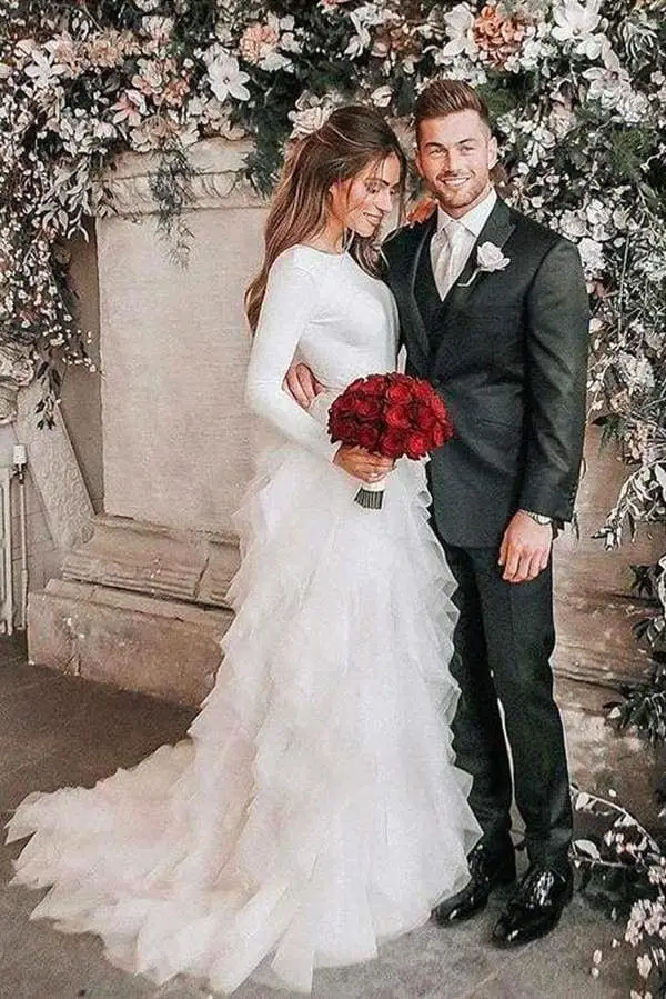 Robe de mariée blanche en Tulle à manches longues, avec ourlet, dos nu, coupe trapèze